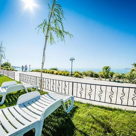 Апартаменты Prestige Sands *