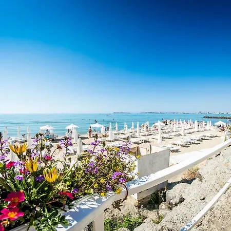 Апартаменты Prestige Sands